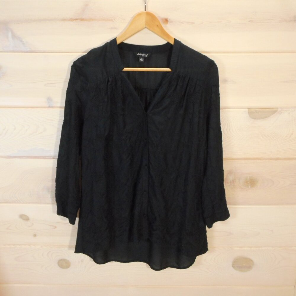 Lucky Brand Women's S Top Black Embroidered Shirt Blouse V-neck Lightweight